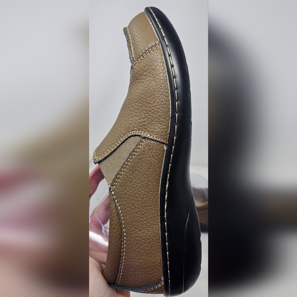 Terrikat Women's Classic Leather Loafers Slip-On Comfort Walking Sz 7.5 Khaki - Picture 6 of 13